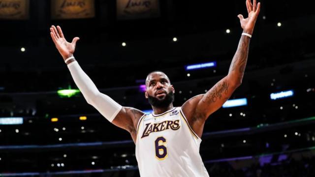106981547-1638200517977-gettyimages-1236887929-878749_SP_1128_lakers_7_RCG.jpeg